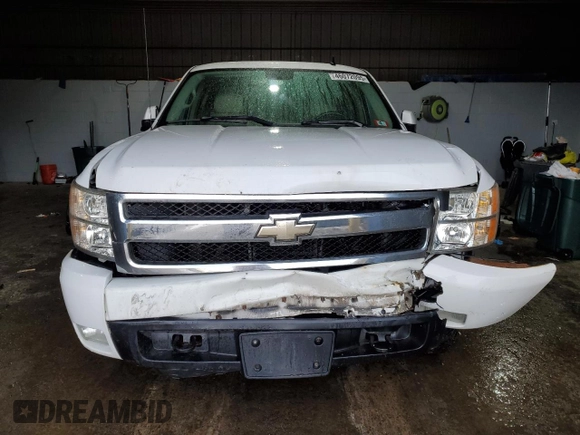 2008 Chevrolet Silverado 1500 LTZ with VIN 1GCEK19J98E195693, listed as a Copart auction lot 46072095 with 239,888 mi miles and Salvage Title. Bid and sale history available at DreamBid. Image 5.