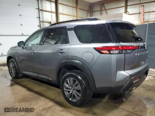 2024 Nissan Pathfinder SV with VIN 5N1DR3BC7RC255624, listed as a Copart auction lot 42811525 with 17,611 mi miles and Clean Title. Bid and sale history available at carsss.com. Image 2.