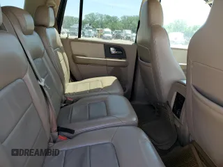 2005 Ford Expedition Special Service z VIN 1FMPU16555LA51684, wystawiony jako Copart lot #56496115 z przebiegiem 164 656 mil mil oraz Czysty tytuł • Clean title. Historia ofert i sprzedaży dostępna na DreamBid. Obrazek 11.
