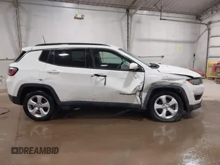 2018 Jeep Compass Latitude z VIN 3C4NJDBB7JT455568, wystawiony jako IAAI lot #41790361 z przebiegiem 47 646 mil mil oraz . Historia ofert i sprzedaży dostępna na DreamBid. Obrazek 13.