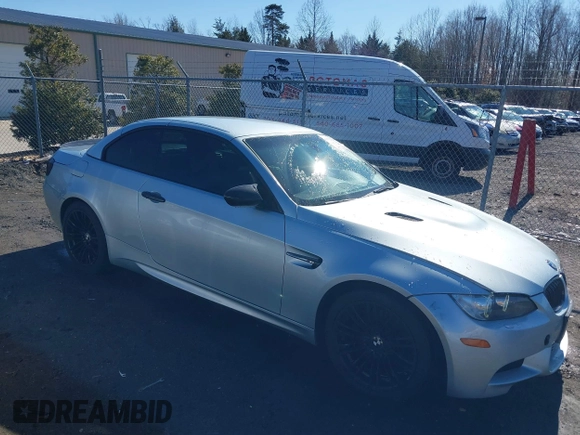 2011 BMW M3 z VIN WBSDX9C53BE399462, wystawiony jako IAAI lot #41562714 z przebiegiem 125 794 mil mil oraz . Historia ofert i sprzedaży dostępna na DreamBid. Obrazek 1.