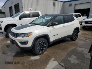 2019 Jeep Compass Trailhawk z VIN 3C4NJDDB5KT799401, wystawiony jako Copart lot #54770485 z przebiegiem 87 640 mil mil oraz Nie do naprawy • Non repairable. Historia ofert i sprzedaży dostępna na DreamBid. Obrazek 1.