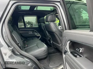 2023 Land Rover Range Rover SE z VIN SALKP9E72PA021055, wystawiony jako Copart lot #60476175 z przebiegiem 57 833 mil mil oraz Czysty tytuł • Clean title. Historia ofert i sprzedaży dostępna na DreamBid. Obrazek 6.