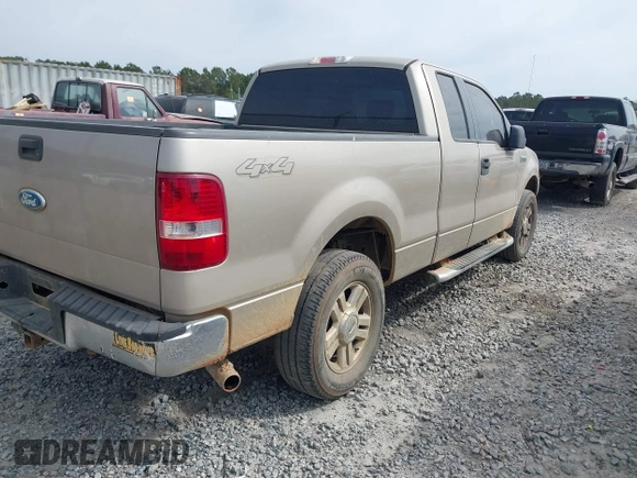 2008 Ford F-150 XLT with VIN 1FTPX14VX8FB18653, listed as a IAAI auction lot 41671416 with 209,962 mi miles. Bid and sale history available at carsss.com. Image 4.