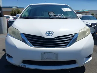 2012 Toyota Sienna LE AAS with VIN 5TDKK3DC4CS183817, listed as a IAAI auction lot 42013545 with 207,822 mi miles. Bid and sale history available at carsss.com. Image 12.