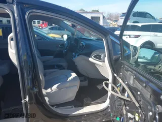 2021 Chrysler Voyager LXI with VIN 2C4RC1DG6MR511767, listed as a IAAI auction lot 41430526 with 80,327 mi miles. Bid and sale history available at carsss.com. Image 5.