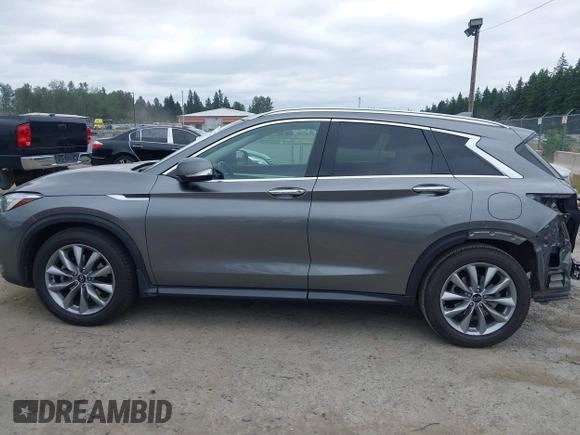 2020 Infiniti QX50 Luxe z VIN 3PCAJ5M1XLF117060, wystawiony jako IAAI lot #42500252 z przebiegiem 63 533 mil mil oraz . Historia ofert i sprzedaży dostępna na DreamBid. Obrazek 15.