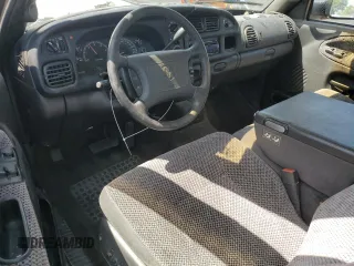2001 Dodge 1500 z VIN 1B7HC13ZX1J527940, wystawiony jako Copart lot #51115685 z przebiegiem 160 994 mil mil oraz Szkoda całkowita • Salvage title. Historia ofert i sprzedaży dostępna na DreamBid. Obrazek 8.