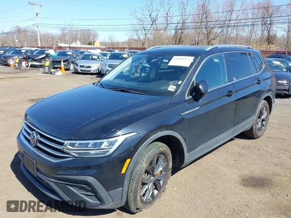 2024 Volkswagen Tiguan SE z VIN 3VVMB7AX0RM048335, wystawiony jako IAAI lot #41810972 z przebiegiem 29 467 mil mil oraz . Historia ofert i sprzedaży dostępna na DreamBid. Obrazek 6.
