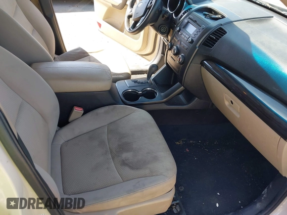 2011 Kia Sorento LX with VIN 5XYKTCA17BG072688, listed as a IAAI auction lot 41903687 with 222,025 mi miles and . Bid and sale history available at DreamBid. Image 5.