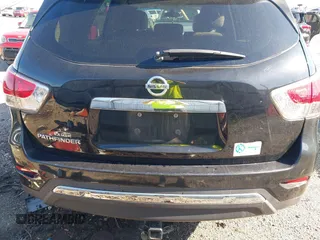 2015 Nissan Pathfinder Platinum with VIN 5N1AR2MN3FC668373, listed as a IAAI auction lot 42175275 with 169,913 mi miles. Bid and sale history available at carsss.com. Image 19.