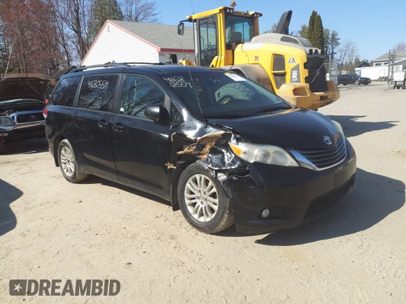 2012 Toyota Sienna XLE AAS z VIN 5TDYK3DC5CS186980, wystawiony jako IAAI lot #41680554 z przebiegiem 330 023 mil mil oraz . Historia ofert i sprzedaży dostępna na DreamBid. Obrazek 1.