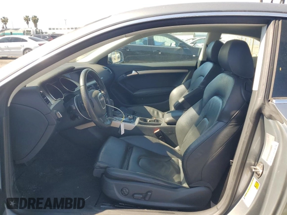 2011 Audi A5 Premium Plus z VIN WAULFAFR9BA049683, wystawiony jako Copart lot #56586245 z przebiegiem 49 133 mil mil oraz Szkoda całkowita • Salvage title. Historia ofert i sprzedaży dostępna na DreamBid. Obrazek 7.