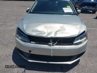 2011 Volkswagen Jetta Sedan SE w/Convenience & Sunroof with VIN 3VWDX7AJ9BM316541, listed as a IAAI auction lot 42037920 with 83,658 mi miles. Bid and sale history available at carsss.com. Image 6.