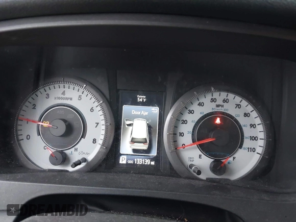 2018 Toyota Sienna SE with VIN 5TDXZ3DC3JS910458, listed as a IAAI auction lot 40980174 with 133,139 mi miles and . Bid and sale history available at DreamBid. Image 7.