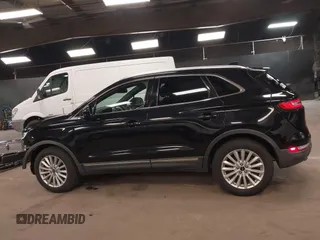 2019 Lincoln MKC Standard with VIN 5LMCJ1D95KUL17768, listed as a IAAI auction lot 42171032 with 24,578 mi miles. Bid and sale history available at carsss.com. Image 15.