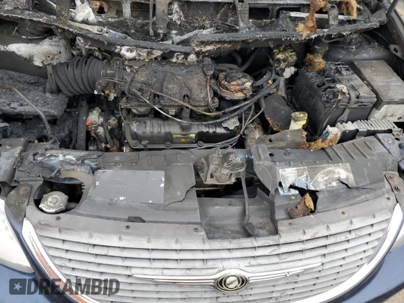 2002 Chrysler Town & Country eL with VIN 2C4GP34352R622666, listed as a Copart auction lot 47945585 with Not Provided miles and Salvage Title. Bid and sale history available at carsss.com. Image 13.