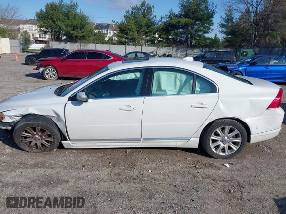 2010 Volvo S80 I6 with VIN YV1960AS0A1127147, listed as a IAAI auction lot 41932324 with 209,194 mi miles. Bid and sale history available at carsss.com. Image 14.
