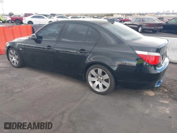 2007 BMW 5 Series 530i with VIN WBANE73527CM57227, listed as a IAAI auction lot 41724097 with 181,689 mi miles. Bid and sale history available at carsss.com. Image 3.