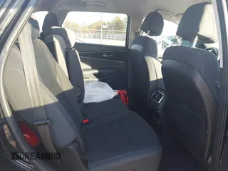 2017 Kia Sorento LX z VIN 5XYPG4A50HG287924, wystawiony jako IAAI lot #41078288 z przebiegiem Nie podano mil oraz . Historia ofert i sprzedaży dostępna na DreamBid. Obrazek 8.