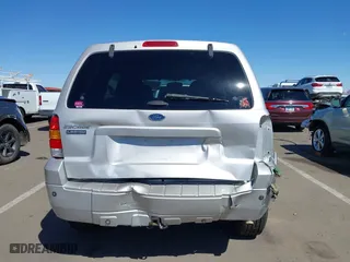 2005 Ford Escape Limited with VIN 1FMCU94145KA63604, listed as a IAAI auction lot 41825343 with 179,263 mi miles. Bid and sale history available at carsss.com. Image 17.