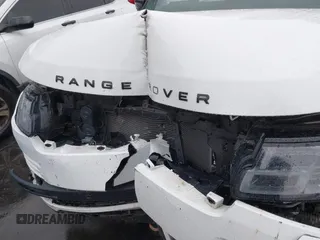 2019 Land Rover Range Rover with VIN SALGS5RE8KA550931, listed as a IAAI auction lot 41702576 with 47,568 mi miles. Bid and sale history available at carsss.com. Image 6.