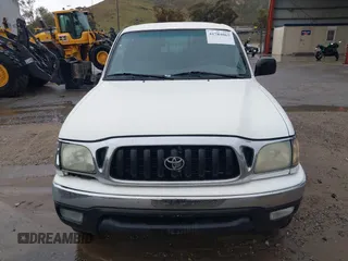 2001 Toyota Tacoma PreRunner with VIN 5TEGN92N21Z736789, listed as a IAAI auction lot 41784065 with 163,675 mi miles. Bid and sale history available at carsss.com. Image 12.