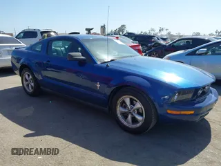 2007 Ford Mustang Deluxe z VIN 1ZVFT80N975229346, wystawiony jako IAAI lot #42340877 z przebiegiem 167 578 mil mil oraz . Historia ofert i sprzedaży dostępna na DreamBid. Obrazek 1.