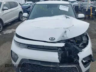 2020 Kia Soul LX with VIN KNDJ23AU5L7054438, listed as a IAAI auction lot 41295050 with 138,549 mi miles. Bid and sale history available at carsss.com. Image 12.