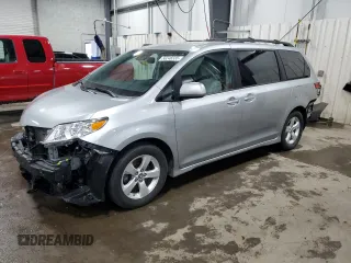2019 Toyota Sienna LE Auto Access Seat с VIN 5TDKZ3DC2KS020187, выставлен на аукционе Copart как лот 56248335 с пробегом 79 119 миль миль и Списание • Salvage title. История ставок и продаж доступна на DreamBid. Изображение 1.