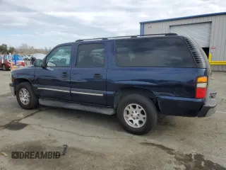 2004 Chevrolet Suburban LT with VIN 3GNEC16T84G207457, listed as a Copart auction lot 45223965 with 194,820 mi miles and Salvage Title. Bid and sale history available at carsss.com. Image 2.