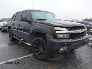 2003 Chevrolet Avalanche with VIN 3GNEC13TX3G256016, listed as a IAAI auction lot 41911348 with 174,522 mi miles. Bid and sale history available at carsss.com. Image 1.