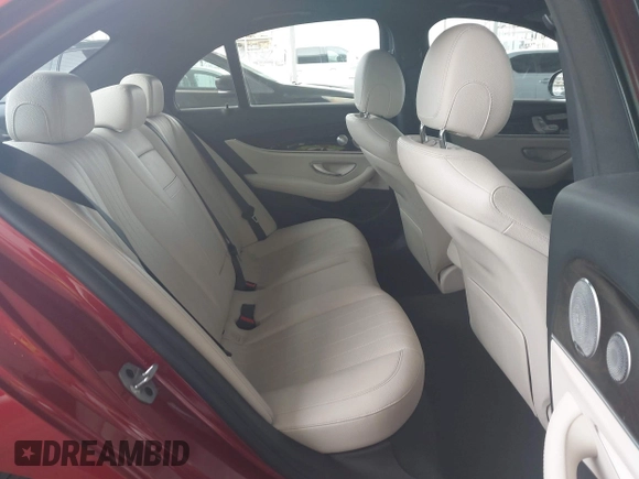 2019 Mercedes-Benz E 300 z VIN WDDZF4KB3KA489637, wystawiony jako IAAI lot #42053019 z przebiegiem 106 779 mil mil oraz . Historia ofert i sprzedaży dostępna na DreamBid. Obrazek 8.