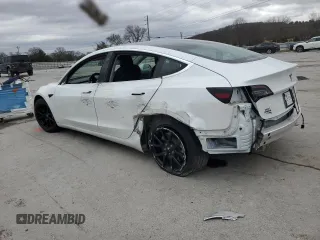 2020 Tesla Model 3 Long Range z VIN 5YJ3E1EB4LF790679, wystawiony jako Copart lot #47623295 z przebiegiem 44 182 mil mil oraz Szkoda całkowita • Salvage title. Historia ofert i sprzedaży dostępna na DreamBid. Obrazek 2.