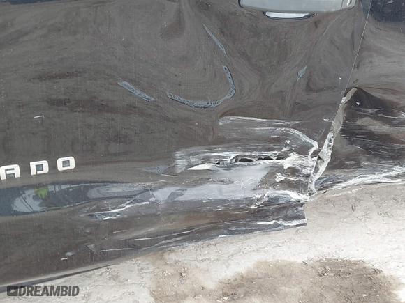 2014 Chevrolet Silverado 1500 LT with VIN 3GCUKREC5EG493728, listed as a IAAI auction lot 41710490 with 243,509 mi miles. Bid and sale history available at carsss.com. Image 6.