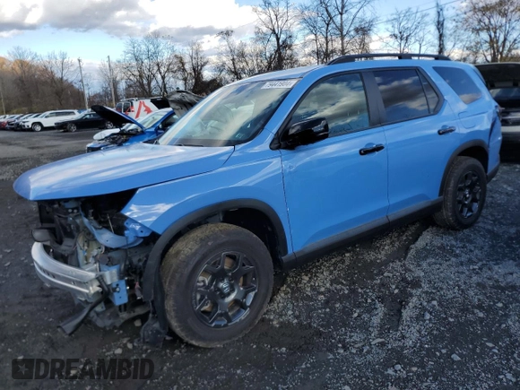 2025 Honda Pilot TrailSport with VIN 5FNYG1H6XSB031774, listed as a Copart auction lot 79441904 with 3,467 mi miles and Salvage Title. Bid and sale history available at carsss.com. Image 1.