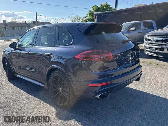 2018 Porsche Cayenne с VIN WP1AA2A22JKA07419, выставлен на аукционе Copart как лот 55361725 с пробегом 26 908 миль миль и Списание • Salvage title. История ставок и продаж доступна на DreamBid. Изображение 3.