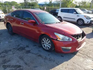 2015 Nissan Altima 2.5 with VIN 1N4AL3AP1FN873623, listed as a IAAI auction lot 41941969 with 138,764 mi miles. Bid and sale history available at carsss.com. Image 1.