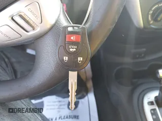 2017 Nissan Versa SV z VIN 3N1CN7AP3HK427702, wystawiony jako IAAI lot #41741711 z przebiegiem 146 889 mil mil oraz . Historia ofert i sprzedaży dostępna na DreamBid. Obrazek 11.