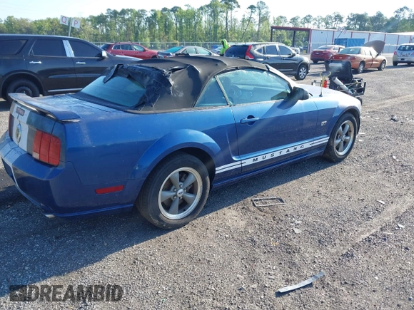 2006 Ford Mustang GT Deluxe with VIN 1ZVFT85H465215338, listed as a IAAI auction lot 42035867 with 124,381 mi miles. Bid and sale history available at carsss.com. Image 4.