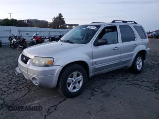 2007 Ford Escape Hybrid with VIN 1FMCU59H87KA41249, listed as a Copart auction lot 82440384 with 335,535 mi miles and Salvage Title. Bid and sale history available at carsss.com. Image 1.