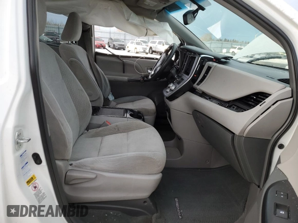 2017 Toyota Sienna LE with VIN 5TDJZ3DC2HS183152, listed as a Copart auction lot 88804605 with 221,348 mi miles and Salvage Title. Bid and sale history available at carsss.com. Image 7.