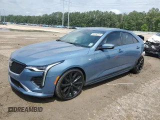 2024 Cadillac CT4 Sport z VIN 1G6DC5RK2R0111224, wystawiony jako Copart lot #54250715 z przebiegiem 6183 mil mil oraz Szkody całkowita. Historia ofert i sprzedaży dostępna na DreamBid. Obrazek 1.