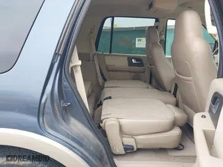 2005 Ford Expedition Eddie Bauer with VIN 1FMFU17525LA87052, listed as a IAAI auction lot 42042940 with 226,105 mi miles. Bid and sale history available at carsss.com. Image 8.