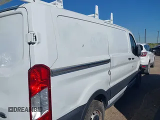 2019 Ford Transit z VIN 1FTYE1YM2KKA11865, wystawiony jako IAAI lot #42057856 z przebiegiem 71 214 mil mil oraz . Historia ofert i sprzedaży dostępna na DreamBid. Obrazek 13.