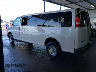 2022 Chevrolet Express Passenger LS z VIN 1GAZGNFP1N1278436, wystawiony jako Copart lot #42293525 z przebiegiem 32 806 mil mil oraz Szkoda całkowita • Salvage title. Historia ofert i sprzedaży dostępna na DreamBid. Obrazek 2.