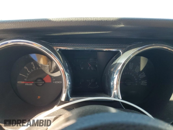 2008 Ford Mustang GT Deluxe z VIN 1ZVHT85H085155666, wystawiony jako Copart lot #47425595 z przebiegiem Nie podano mil oraz Szkody całkowita. Historia ofert i sprzedaży dostępna na DreamBid. Obrazek 9.