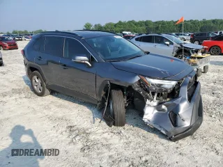 2022 Toyota RAV4 XLE with VIN 2T3W1RFV8NC210283, listed as a Copart auction lot 58776455 with 39,681 mi miles and Salvage title. Bid and sale history available at DreamBid. Image 4.