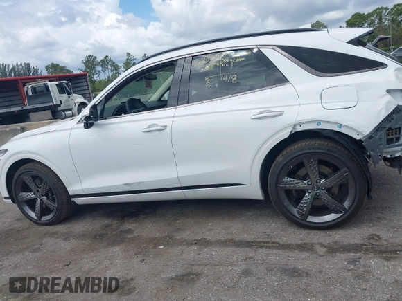 2025 Genesis GV70 Sport with VIN 5NMMCDTC3SH033082, listed as a IAAI auction lot 42116975 with 1,337 mi miles and . Bid and sale history available at DreamBid. Image 14.
