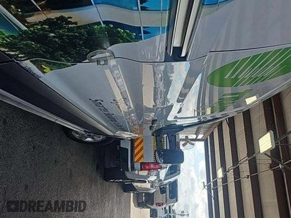 2020 Ford Transit z VIN 1FTBR1YG6LKA32420, wystawiony jako IAAI lot #42786972 z przebiegiem 45 104 mil mil oraz . Historia ofert i sprzedaży dostępna na DreamBid. Obrazek 3.